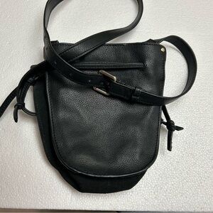 Crown Vintage Pebble Leather Small Black Bucket Bag 
Excellent condition